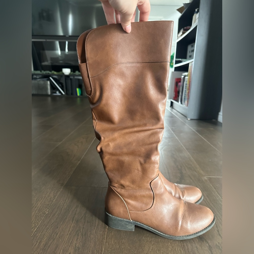 8.5 American Eagle boot.